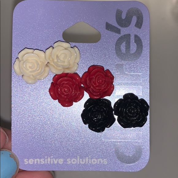 Claire’s 3 pk flower earrings. NEVER WORN! - Picture 1 of 1